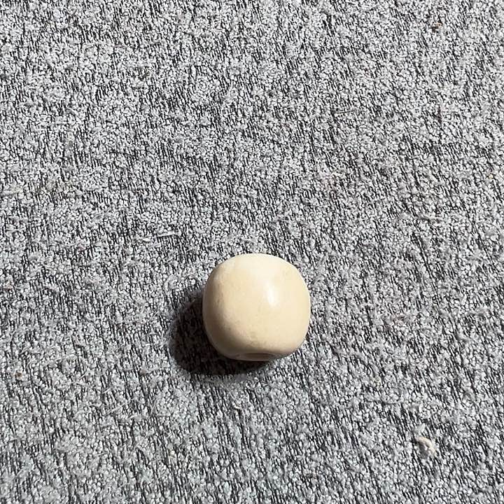 透闪石质玉未镶嵌颈饰珠子