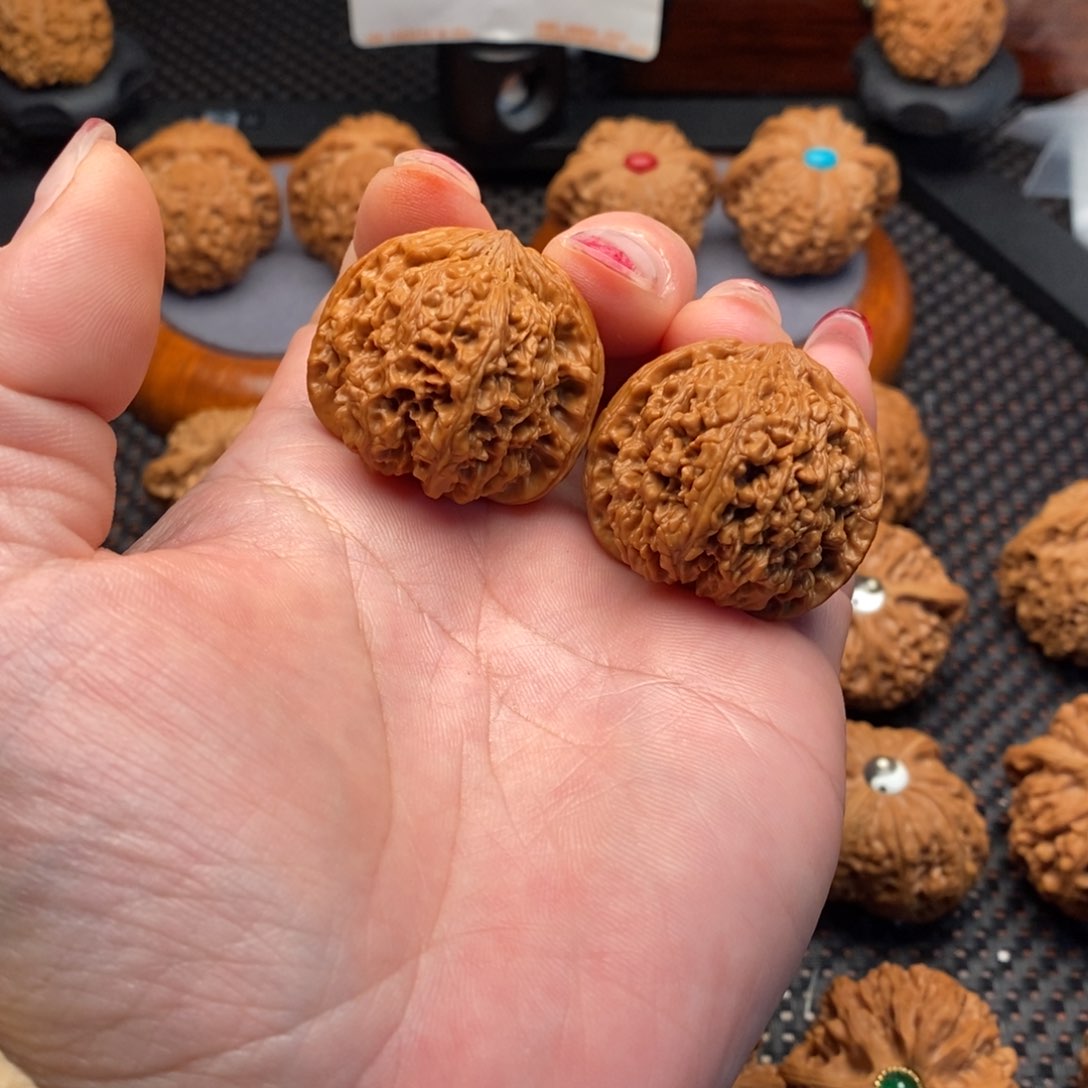 文玩核桃把件全品满天星36尺镶嵌款