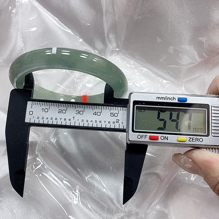 翡翠手镯未镶嵌210 