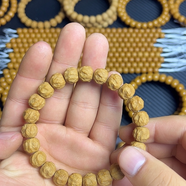 阳***猫猴头核桃手串龙蛇