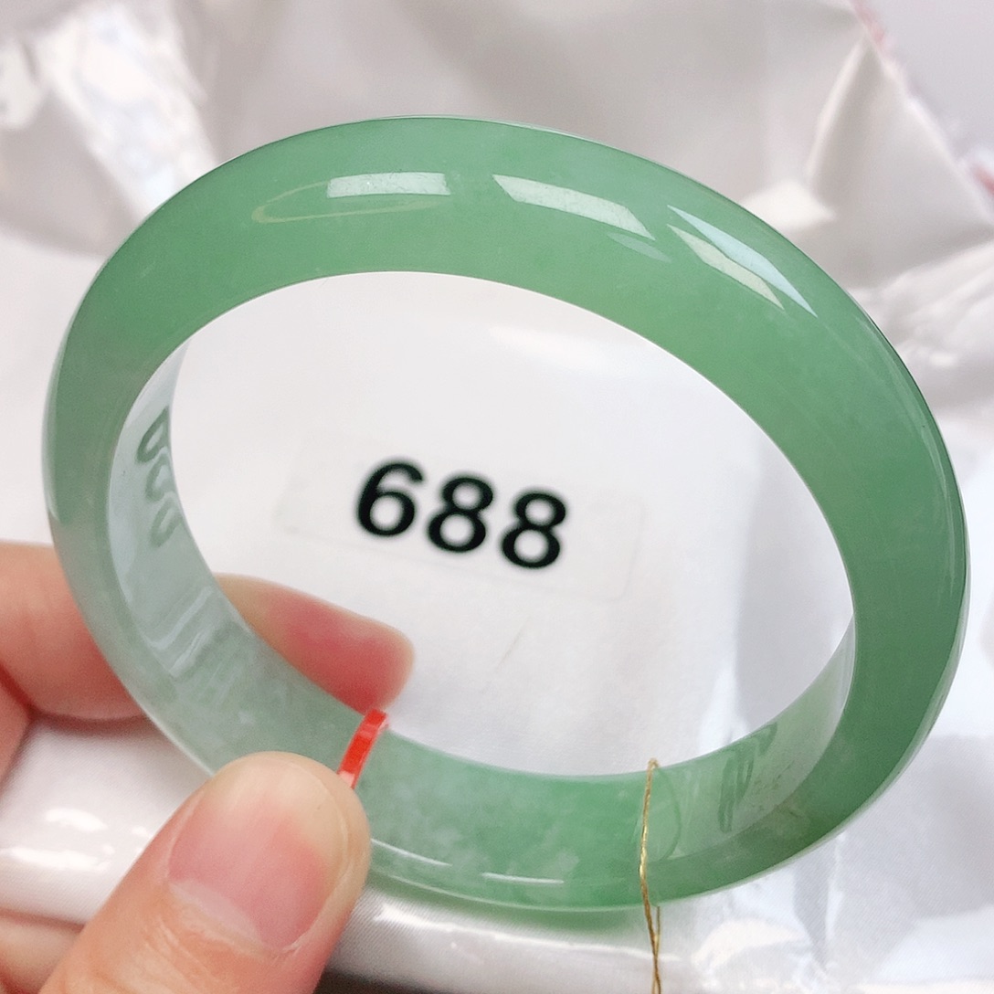 翡翠手镯未镶嵌抖音688
