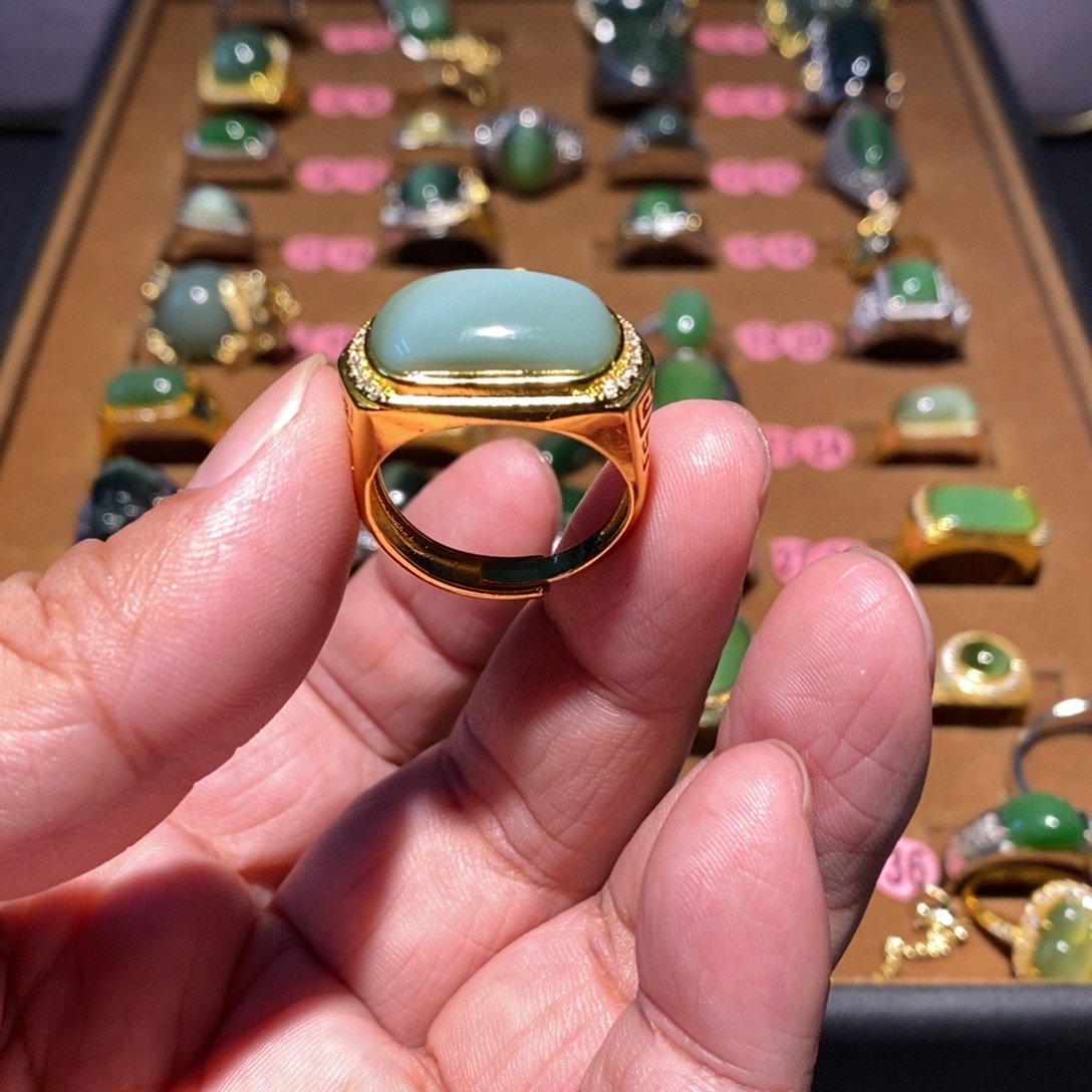 和田玉未镶嵌戒指