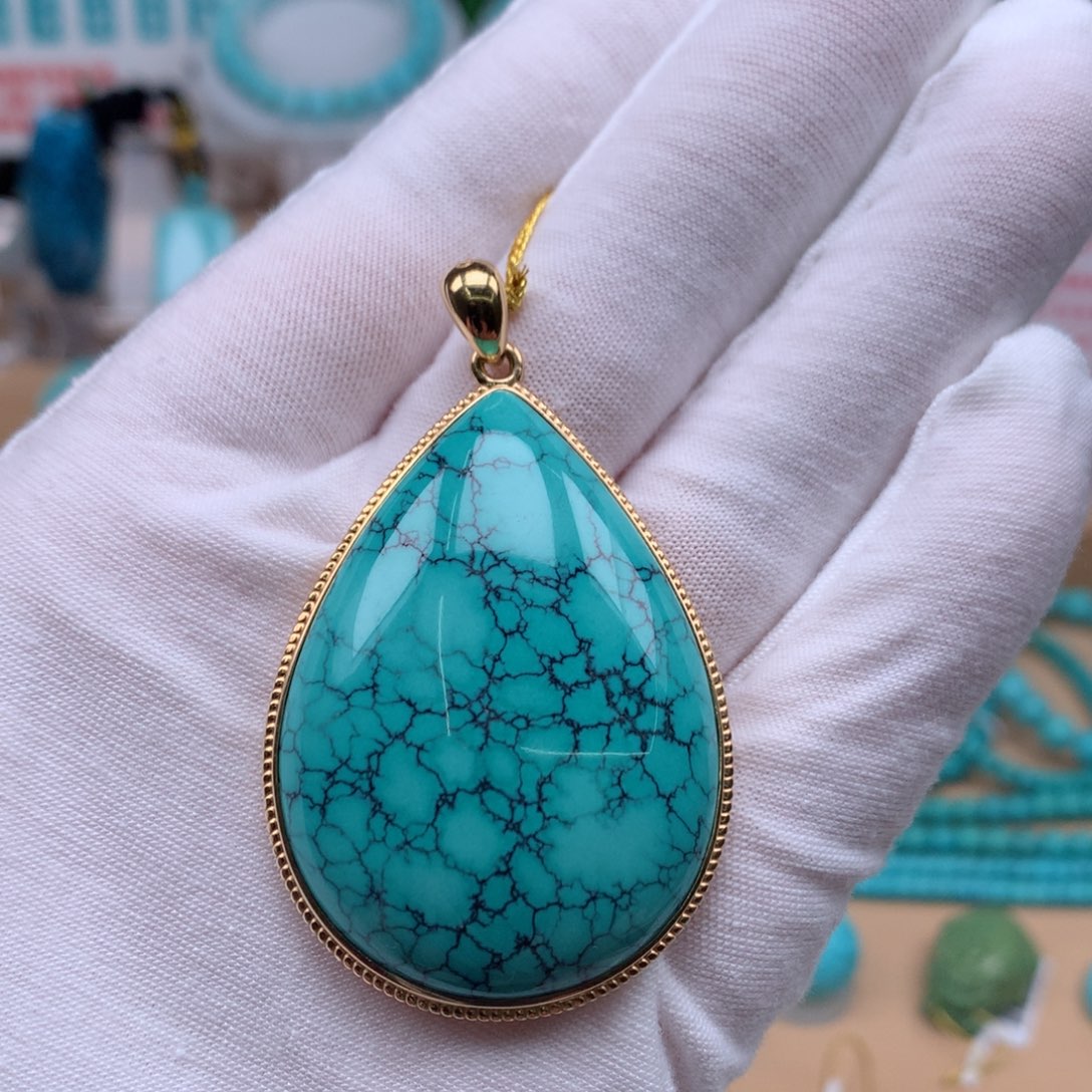 18K金镶嵌绿松石珠宝奇石