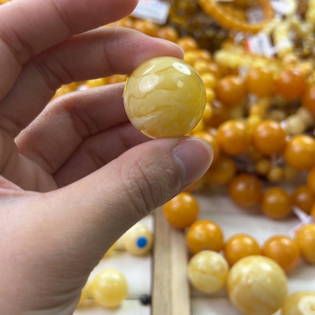 琥珀珠宝奇石未镶嵌