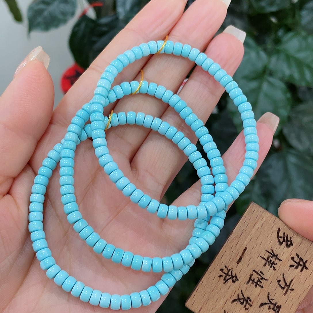绿松石颈饰未镶嵌