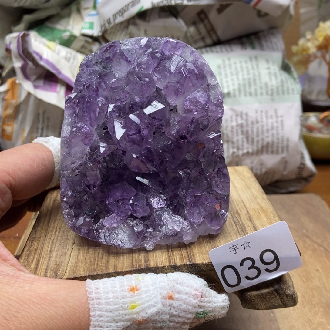 紫晶天然水晶摆件未镶嵌