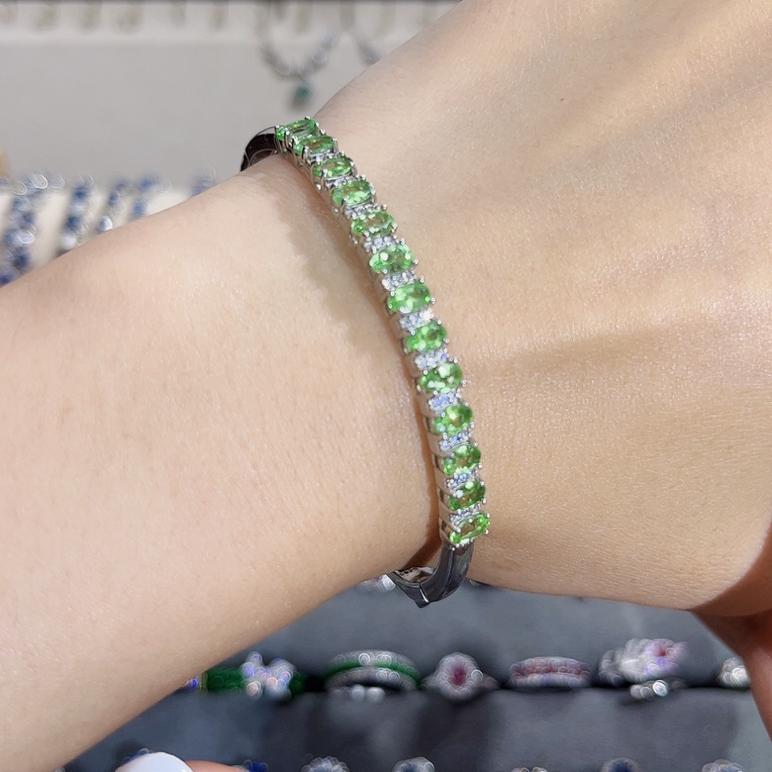 石榴石（沙弗莱）手镯银S925镶嵌A***e