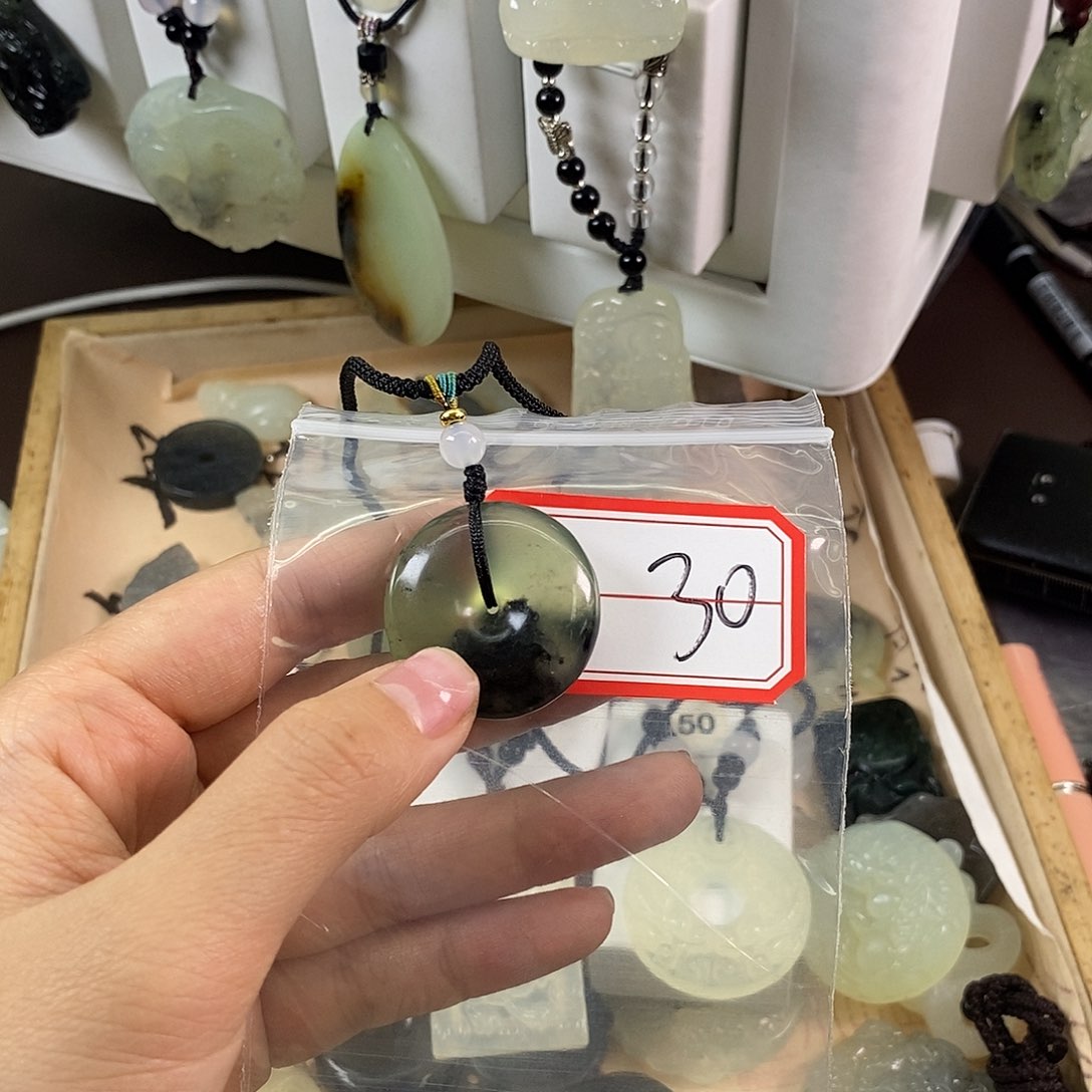 蛇纹石玉颈饰未镶嵌A****⁰30