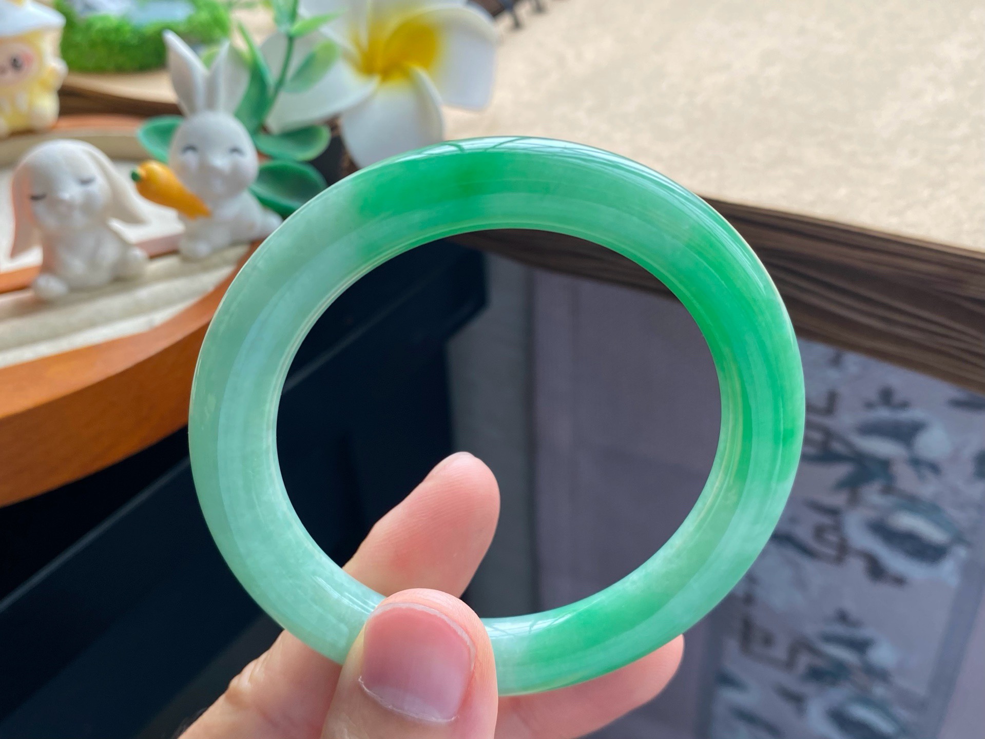 1004期翠绿圆条8903号53.6-9.7-9.3 翠绿色特别郁郁葱葱！