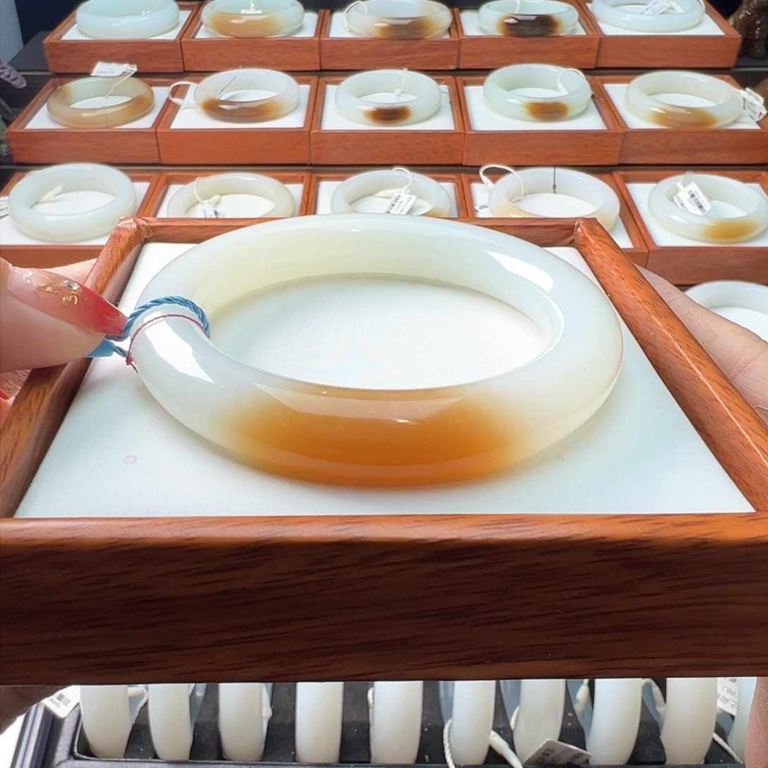 和田玉手镯未镶嵌53