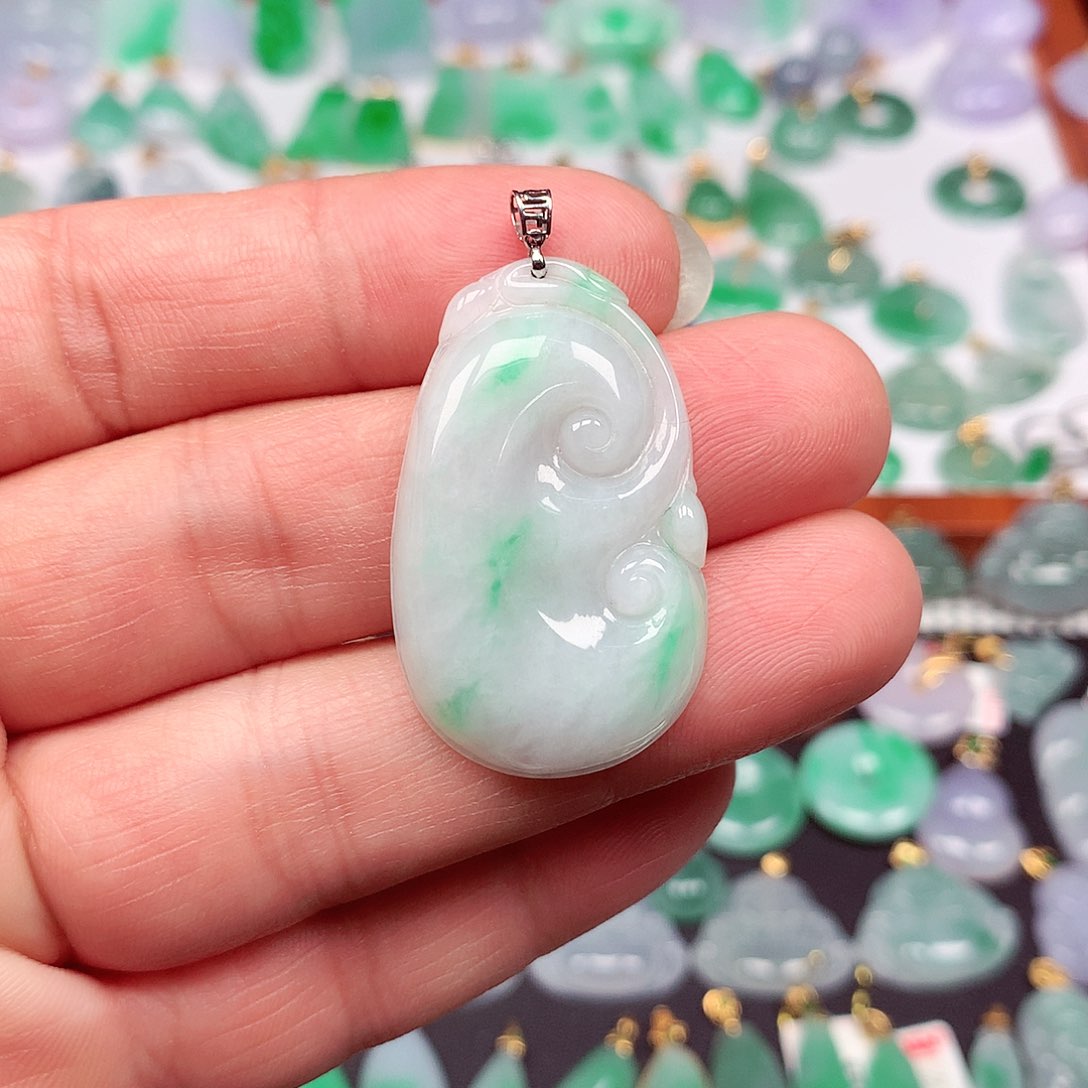 翡翠颈饰18K金镶嵌天然翡翠A货