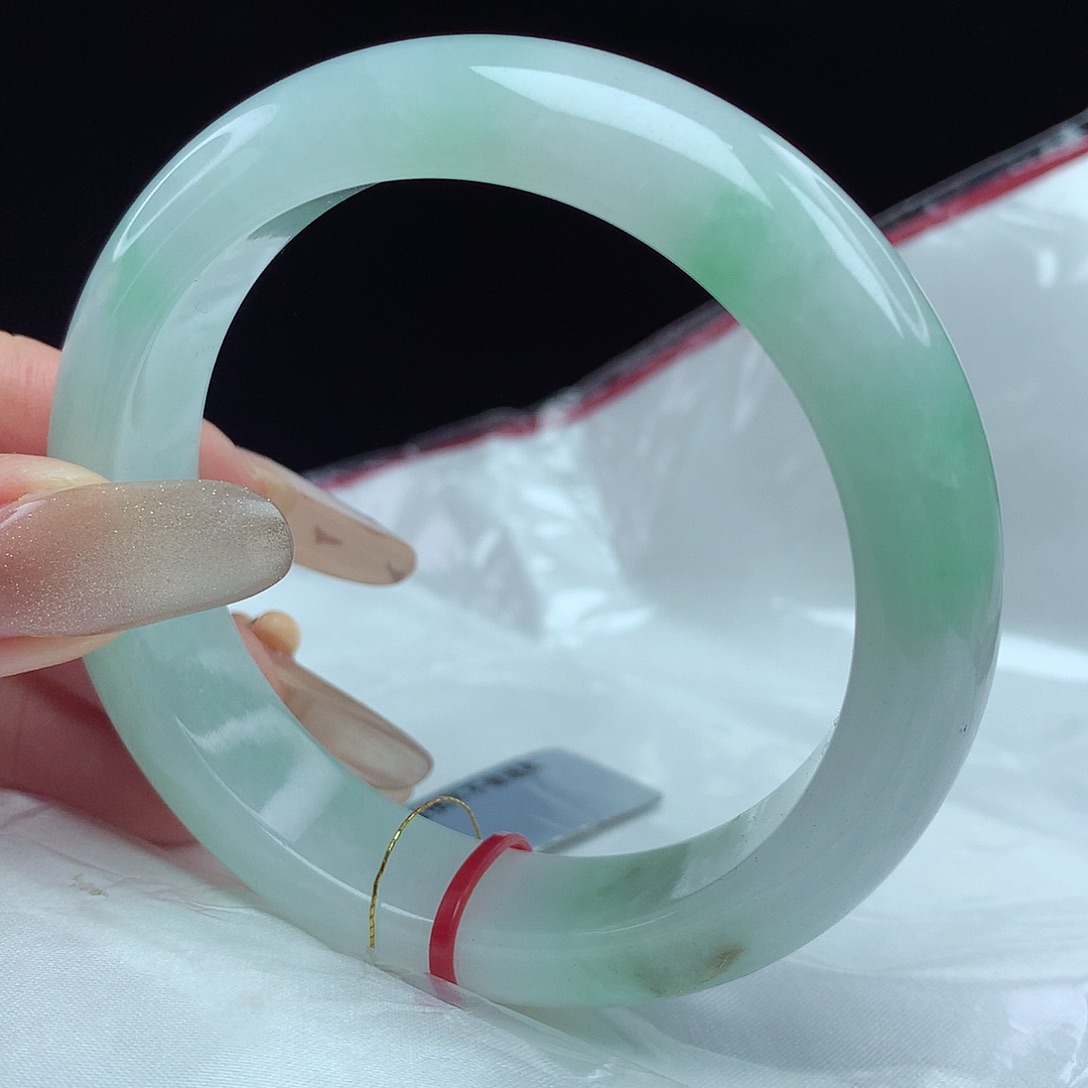 翡翠手镯未镶嵌55圈0531