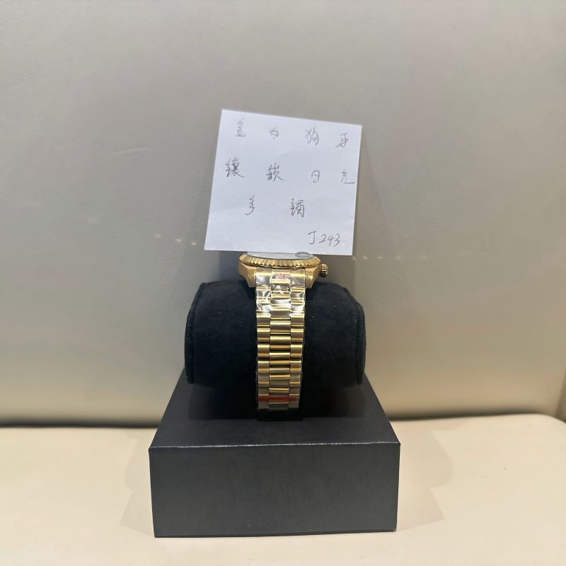 钛钢手镯 金白狗牙镶嵌日志手镯  ZF-J243