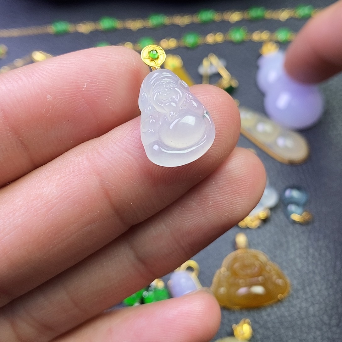 颈饰18K金镶嵌翡翠