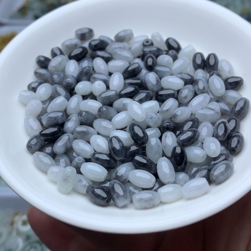 【闪购商品】翡翠手链未镶嵌卡5乘8冰乌鸡米珠50颗