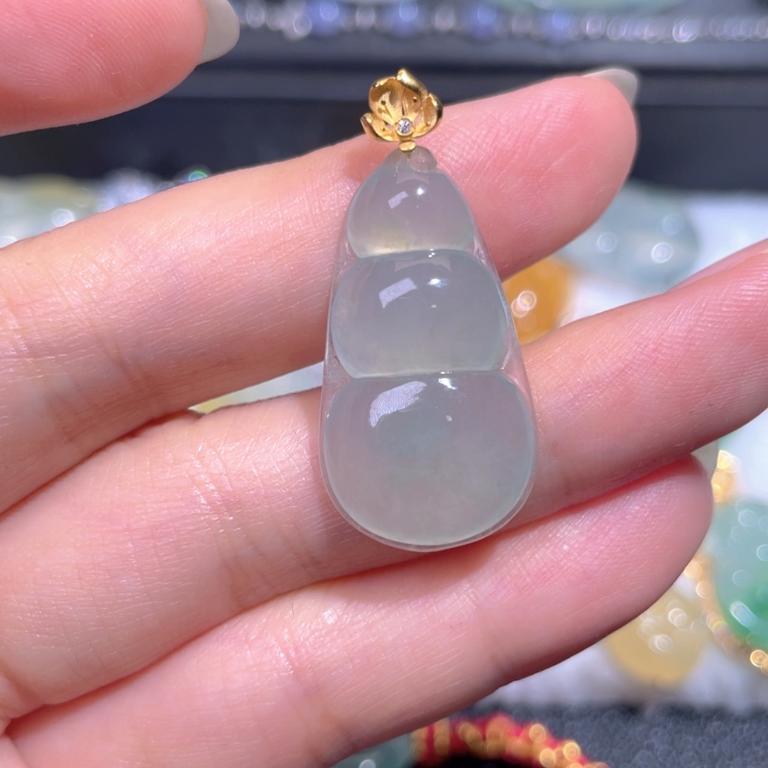 颈饰18K金镶嵌翡翠翡翠
