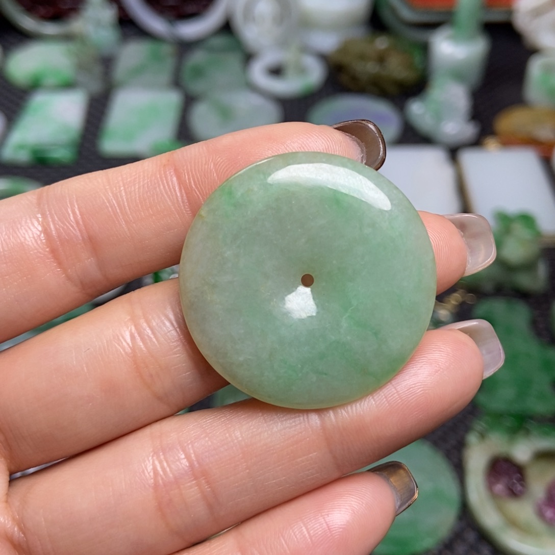 翡翠未镶嵌挂件清