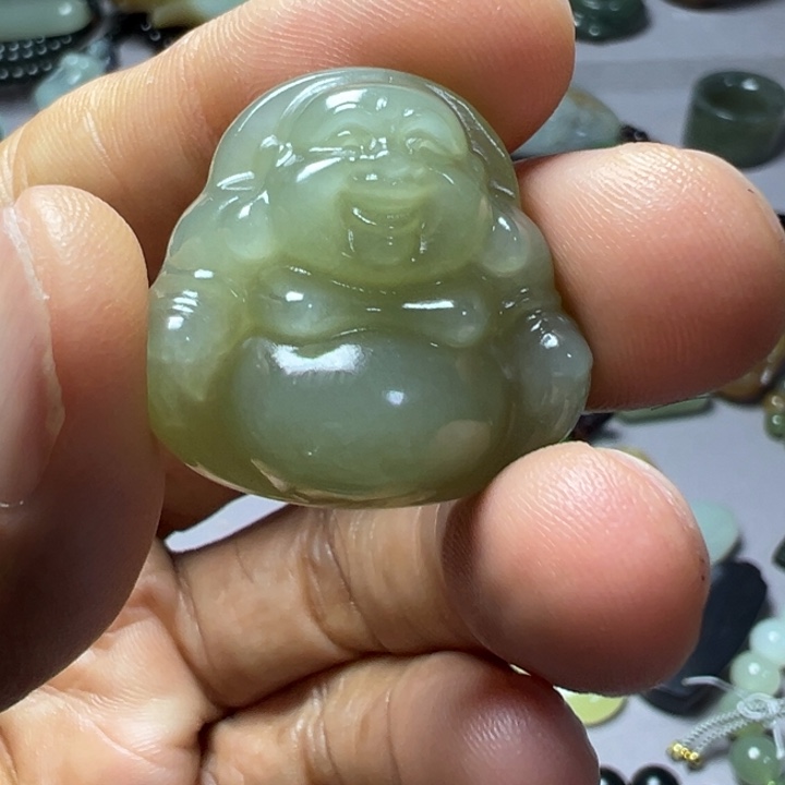 乐***具颈饰未镶嵌和田玉（青玉）