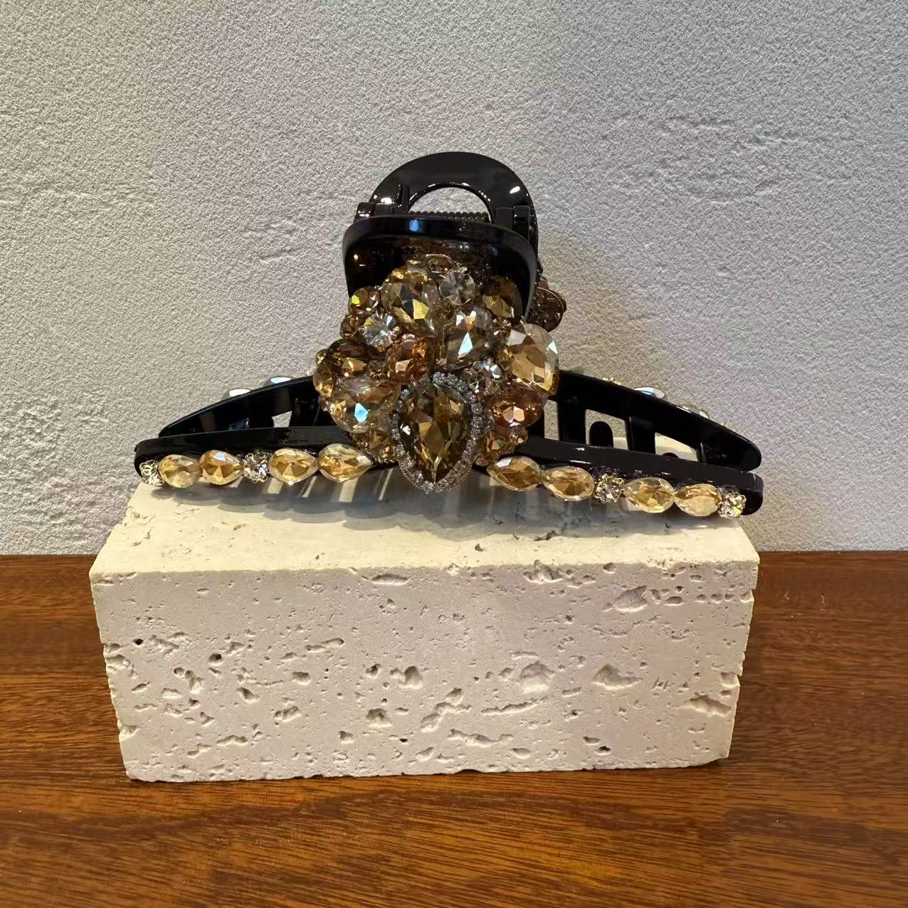 GREBUTY 6742 简约轻奢香槟灰钻闪棒棒糖13cm抓夹