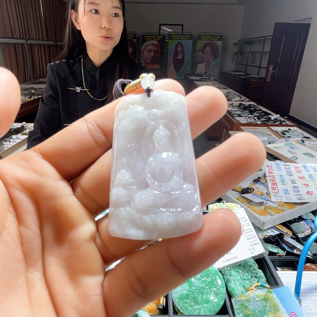 翡翠未镶嵌颈饰一