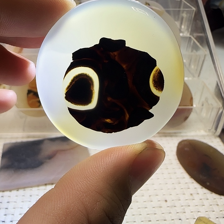 玛瑙/玉髓未镶嵌珠宝奇石