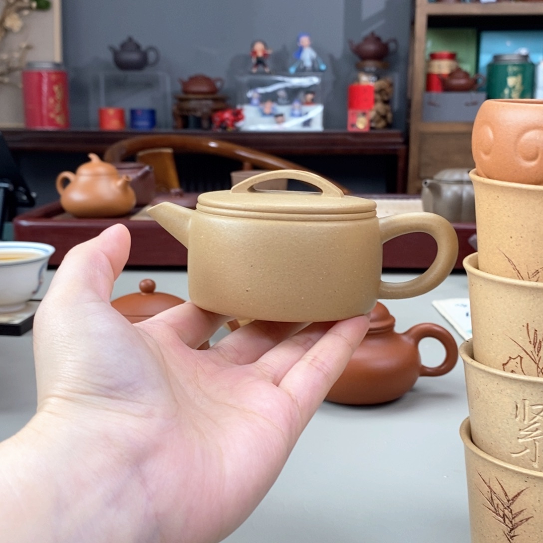 王***晨紫砂茶壶大水潭梨皮半手汉瓦150cc