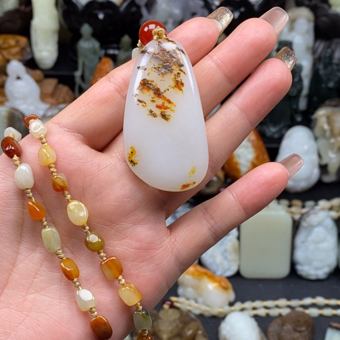 和田玉颈饰未镶嵌碧**帆