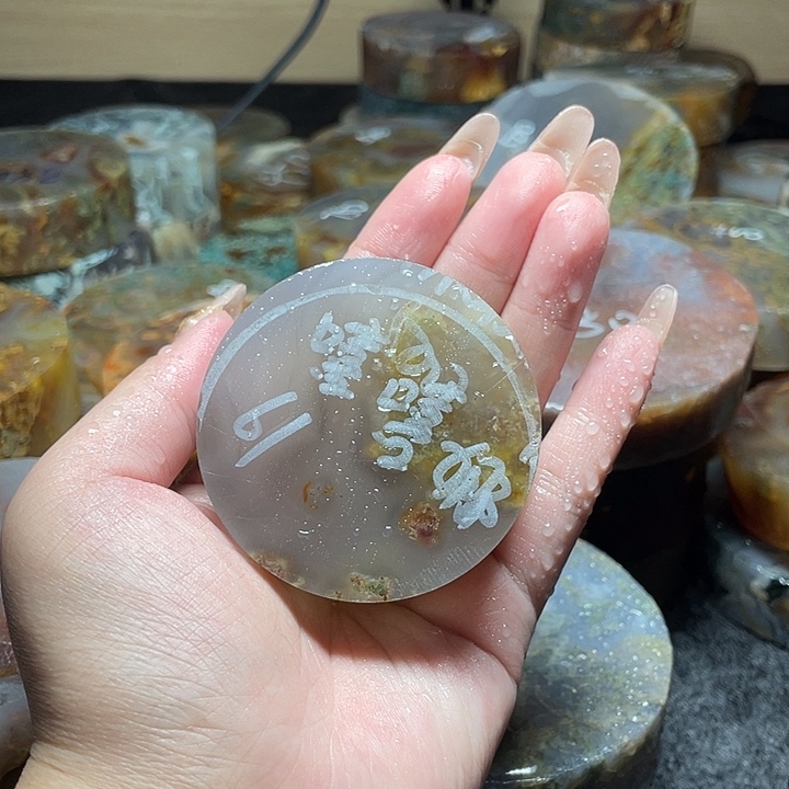 嘻****定制玛瑙私人定制玛瑙平安扣