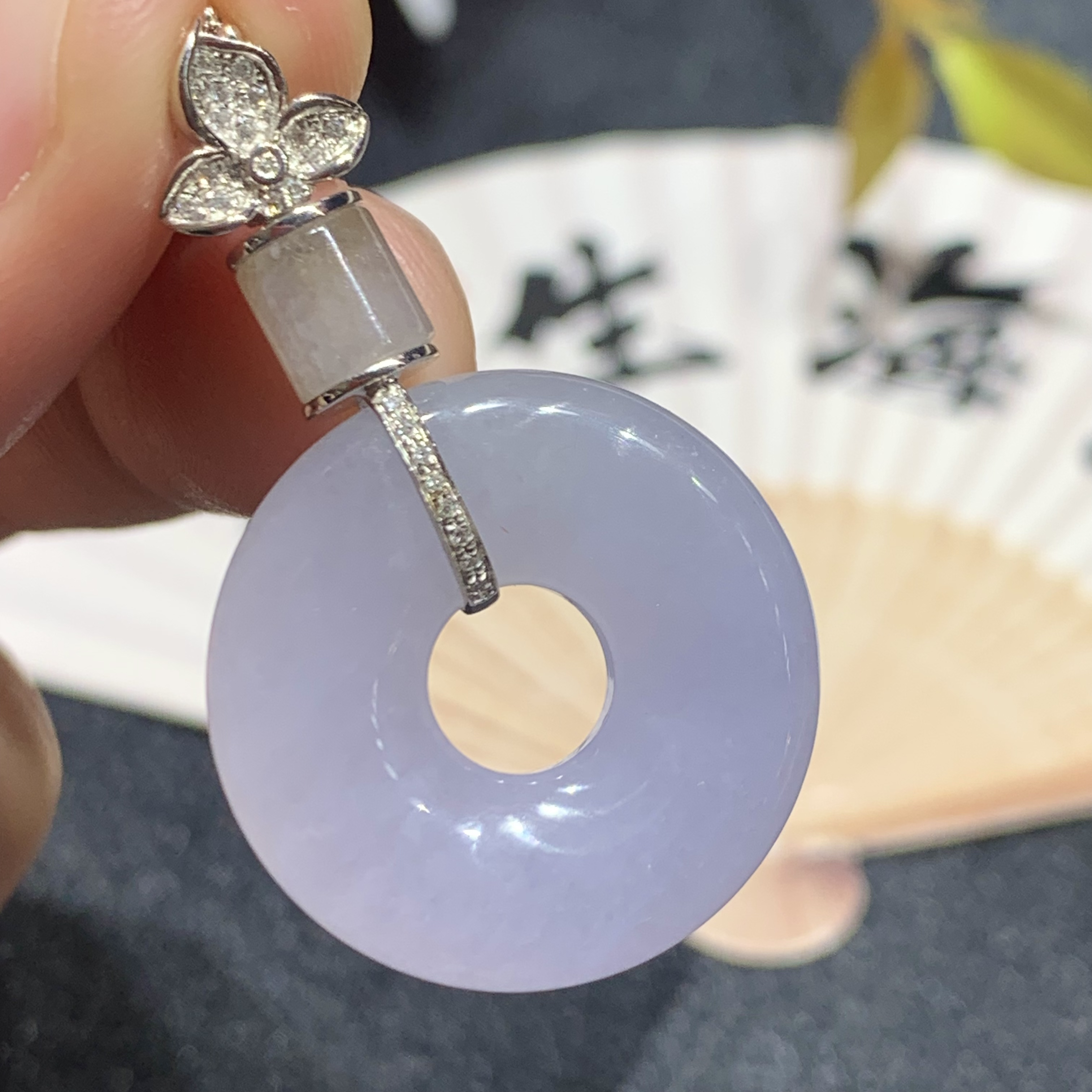 18k金天然A货翡翠紫罗兰甜甜圈吊坠