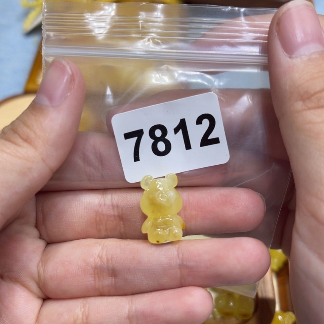 琥珀珠宝奇石未镶嵌