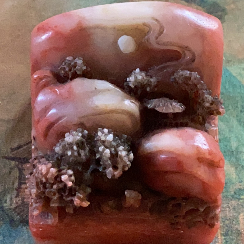 寿山石旧藏精品红芙蓉精工巧雕印章