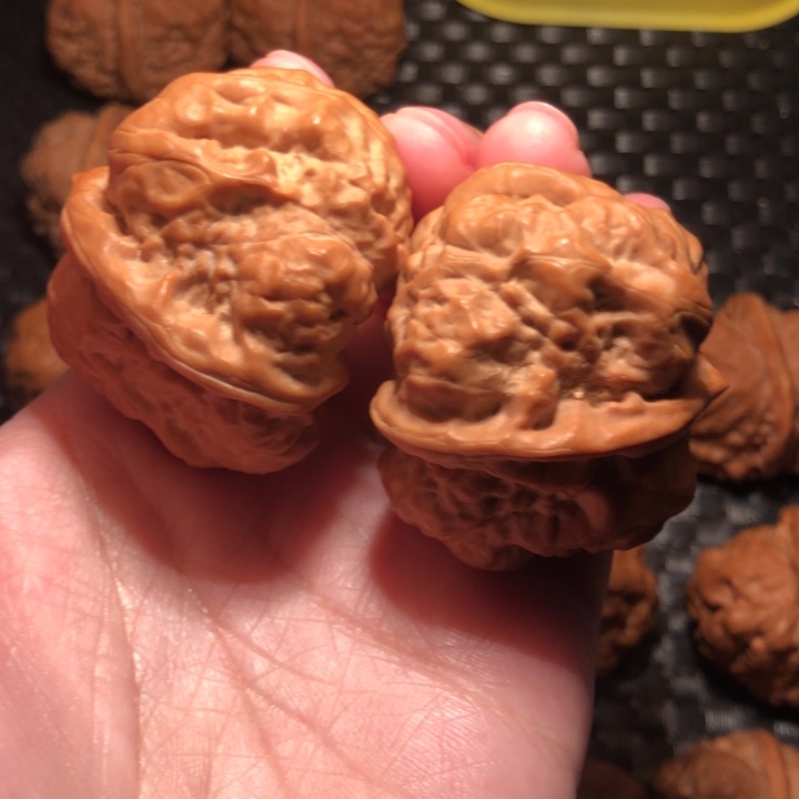 文玩核桃把件大麒麟腿，四开42