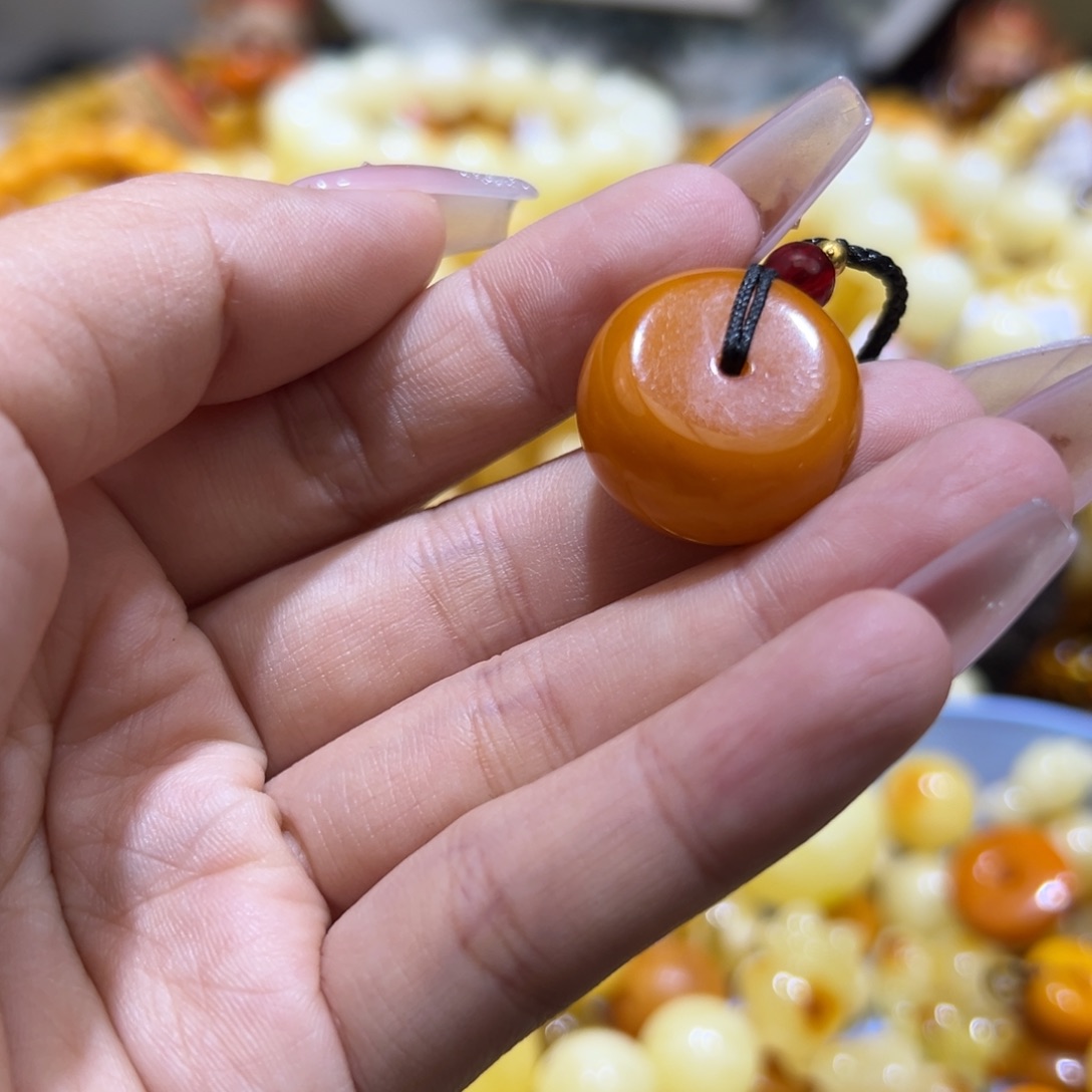 琥珀珠宝奇石未镶嵌