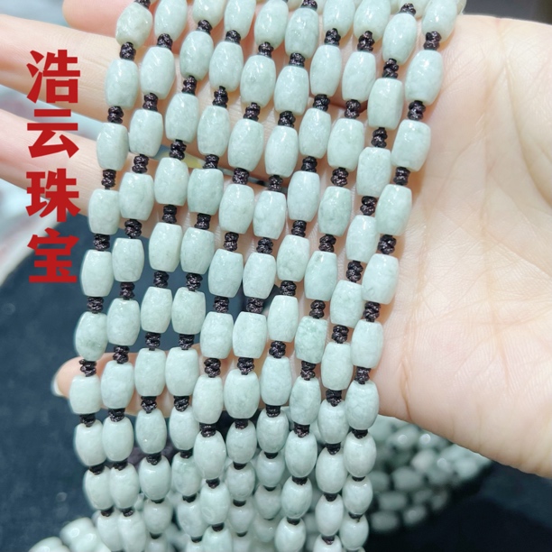 翡翠珠链 尺寸约：8mm*6mm