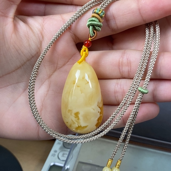 琥珀裸石未镶嵌水滴