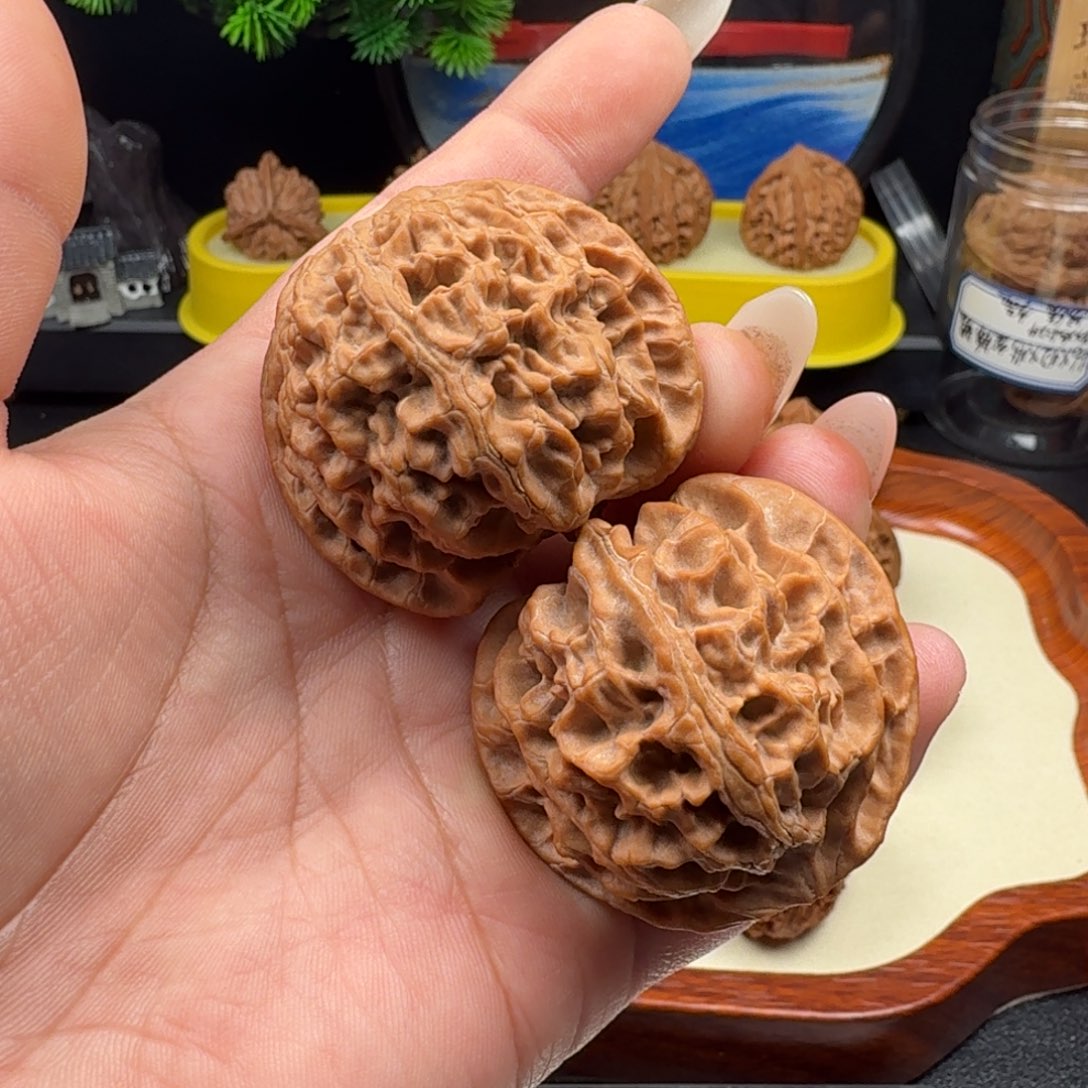 呛***塔文玩核桃吊坠44苹果园