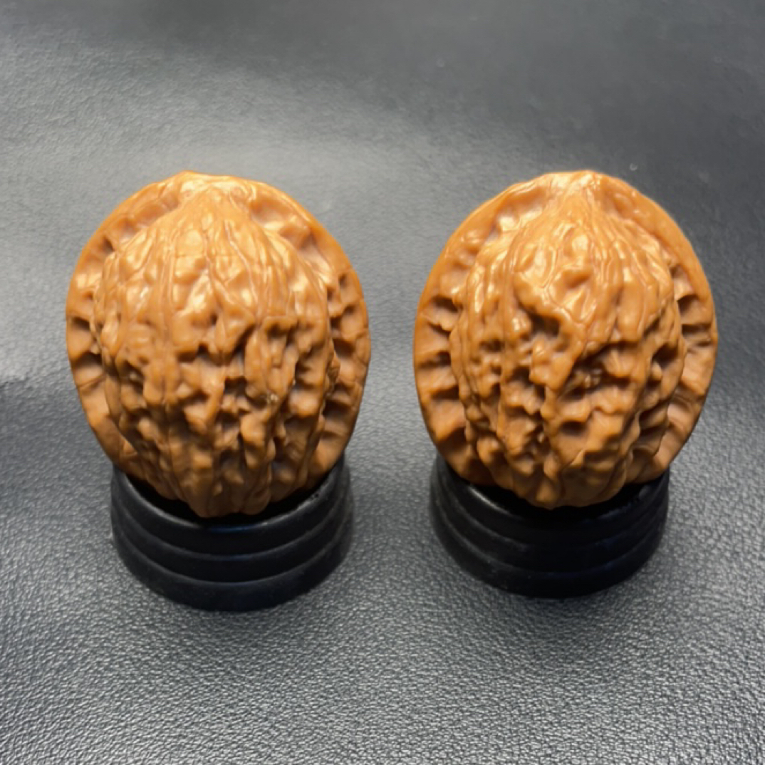 文玩把件野生麻核四座楼，油性足，骨质密度高。特压手，