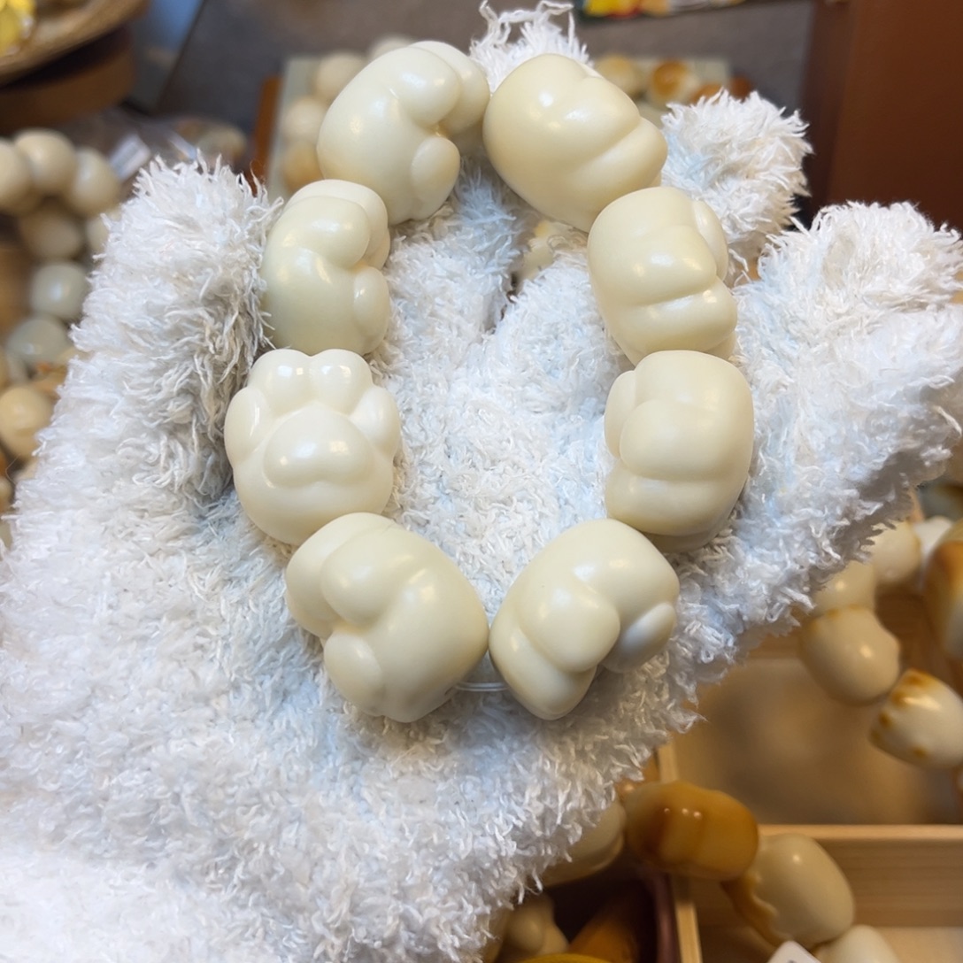 菩提根/象牙果吊坠12.29.4爪子原白微瑕28