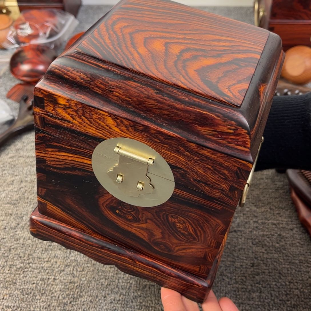 微凹黄檀（南美大红酸枝）15.5 15.5 17 全独板双层