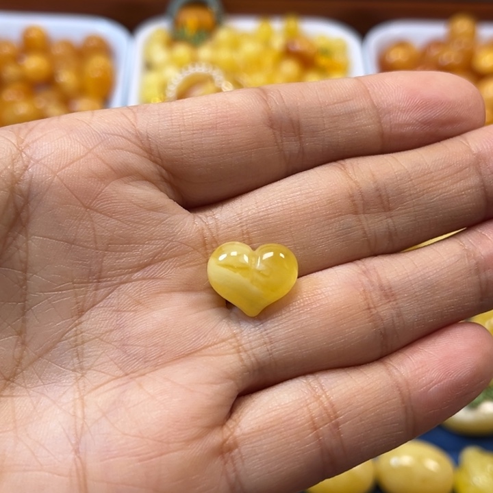 琥珀未镶嵌裸石开孔定制不退换