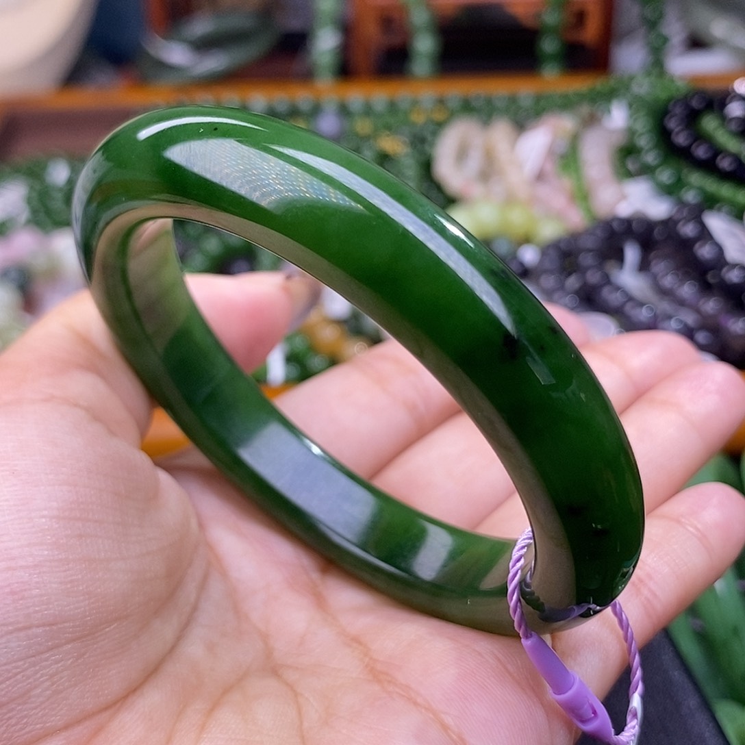 和田玉毕业级老矿料七号坑碧玉辣绿手镯56未镶嵌