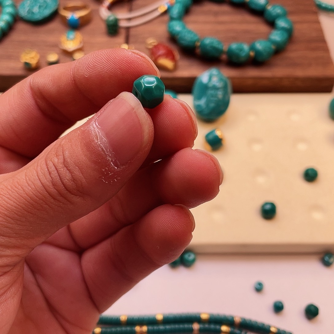 绿松石颈饰未镶嵌付*