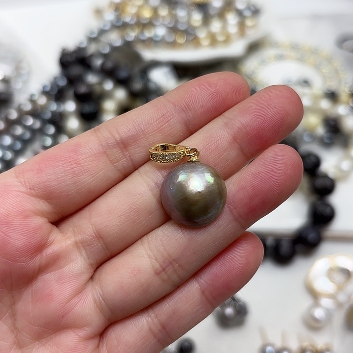 紫***途拼合珍珠（马贝珠）颈饰未镶嵌