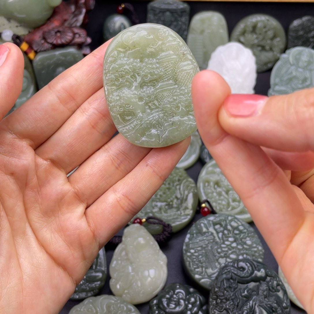 和田玉颈饰未镶嵌