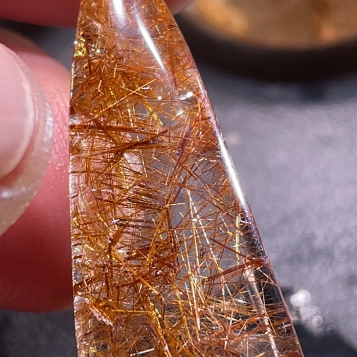 金***马发晶颈饰未镶嵌钛