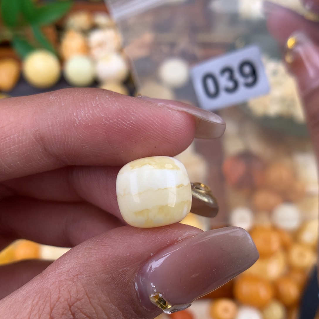 琥珀珠宝奇石未镶嵌12.5