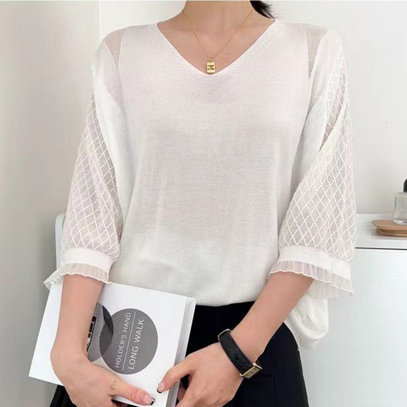 莱赛尔天丝V领夏季薄款花瓣袖大码T恤女弹力显瘦镂空时尚上衣927