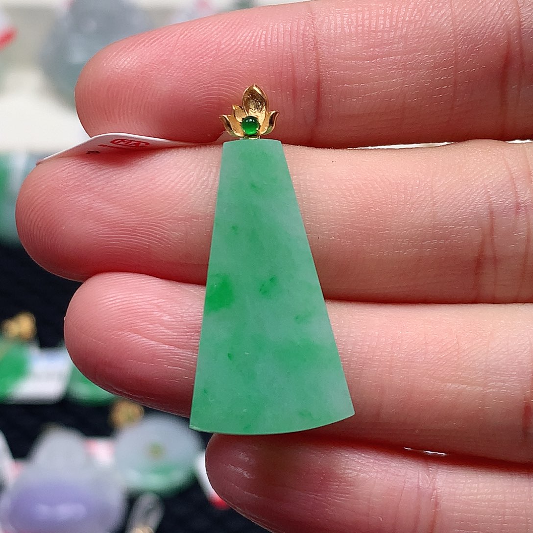 颈饰18K金镶嵌翡翠翡翠吊坠