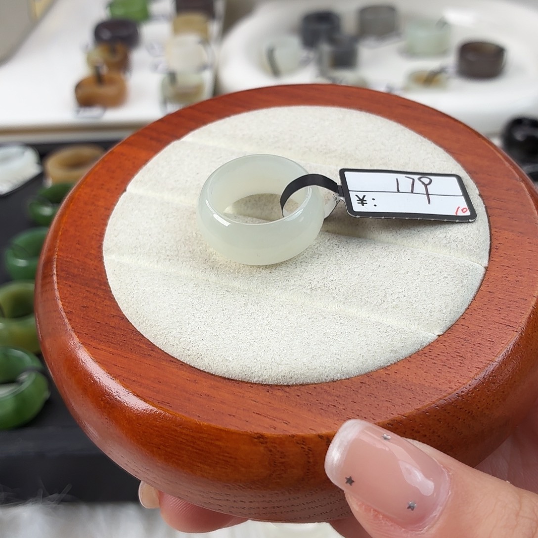 和田玉未镶嵌戒指Q43白玉轮胎内径17.0