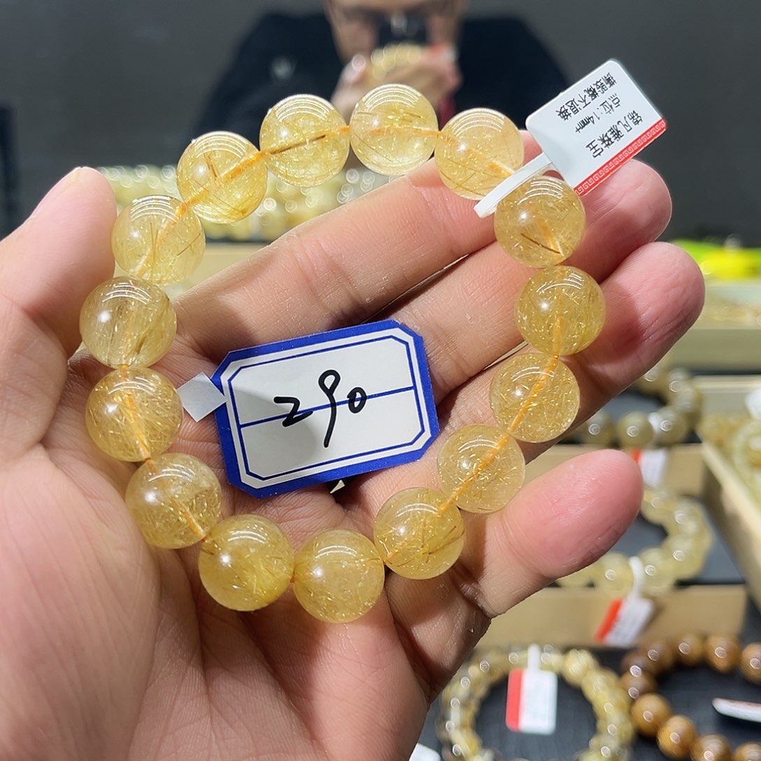 水晶手链未镶嵌晶莹剔透